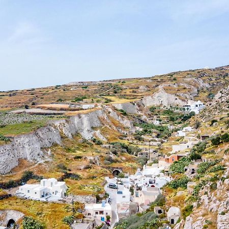 Traditional Farmers Caves Emporio  المظهر الخارجي الصورة