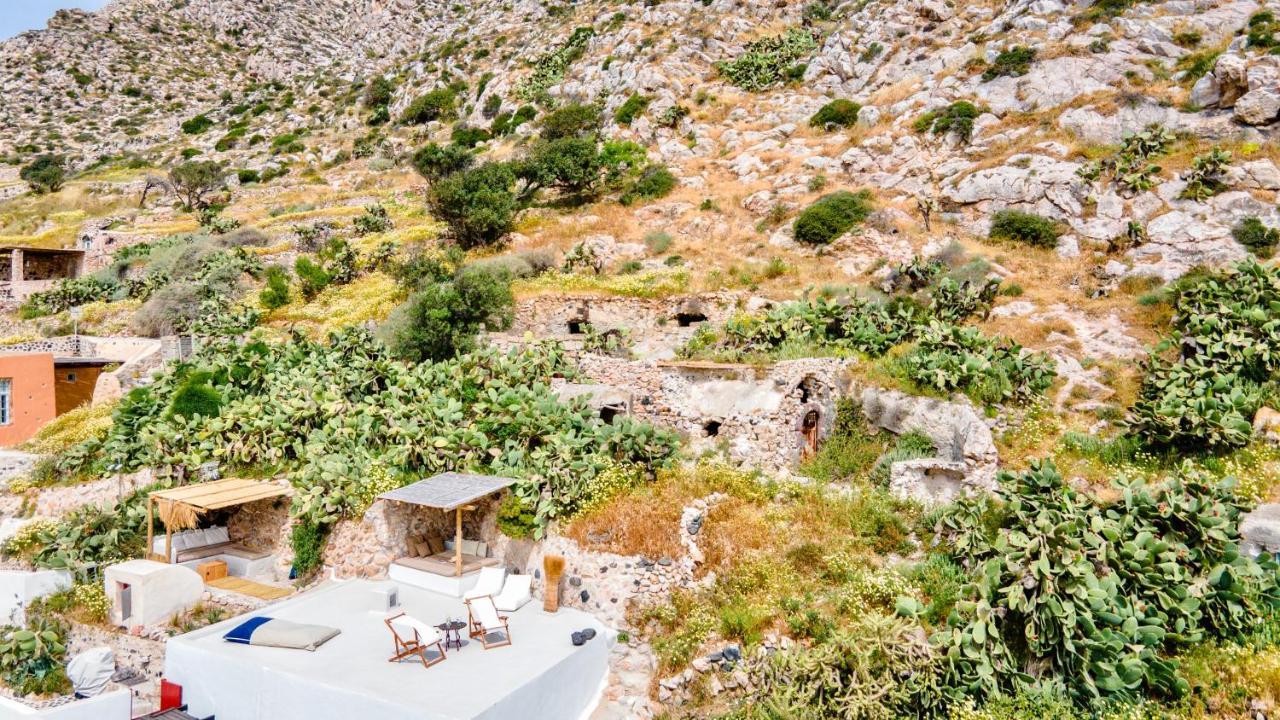 Traditional Farmers Caves Emporio  المظهر الخارجي الصورة